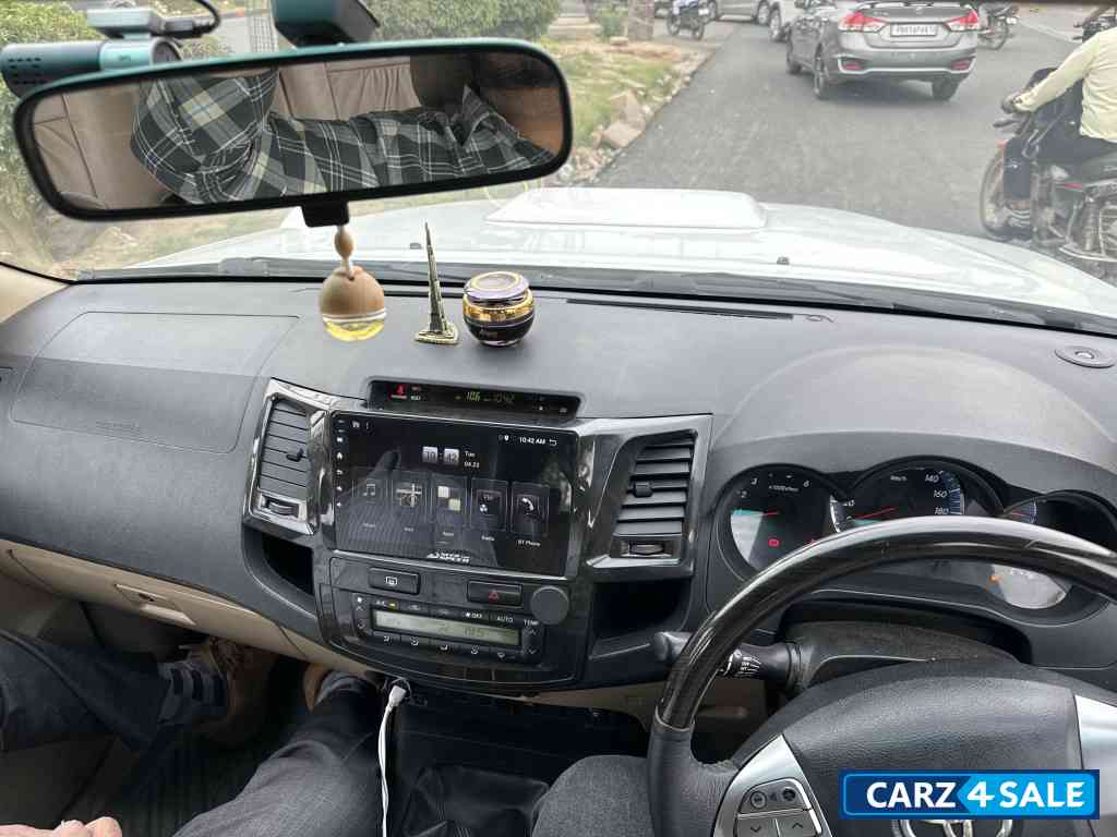 Toyota Fortuner 3.0 4*2 manual