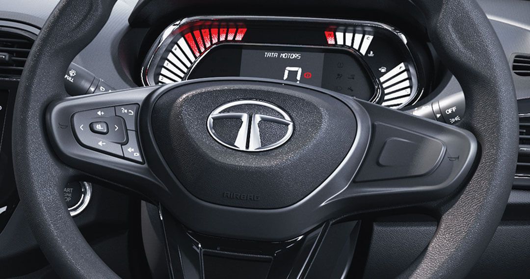 Tata Tiago XT NRG 1.2L CNG - Steering mounted controls