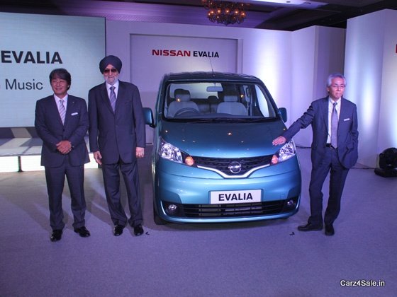 Officials Unveil Nissan Evalia