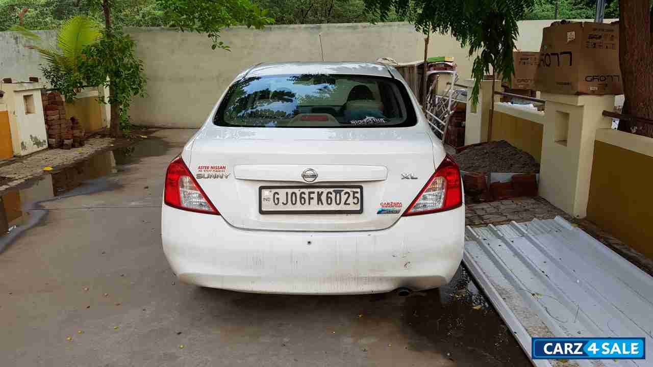 White Nissan Sunny XL Diesel White Nissan Sunny XL Diesel