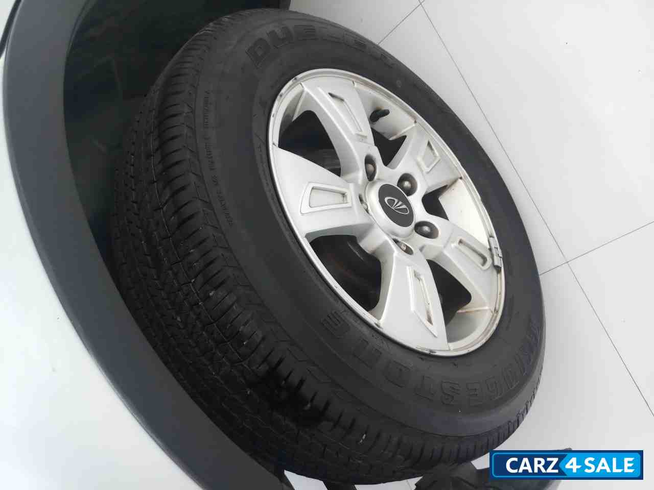 Silver Mahindra XUV 500 W8 4WD