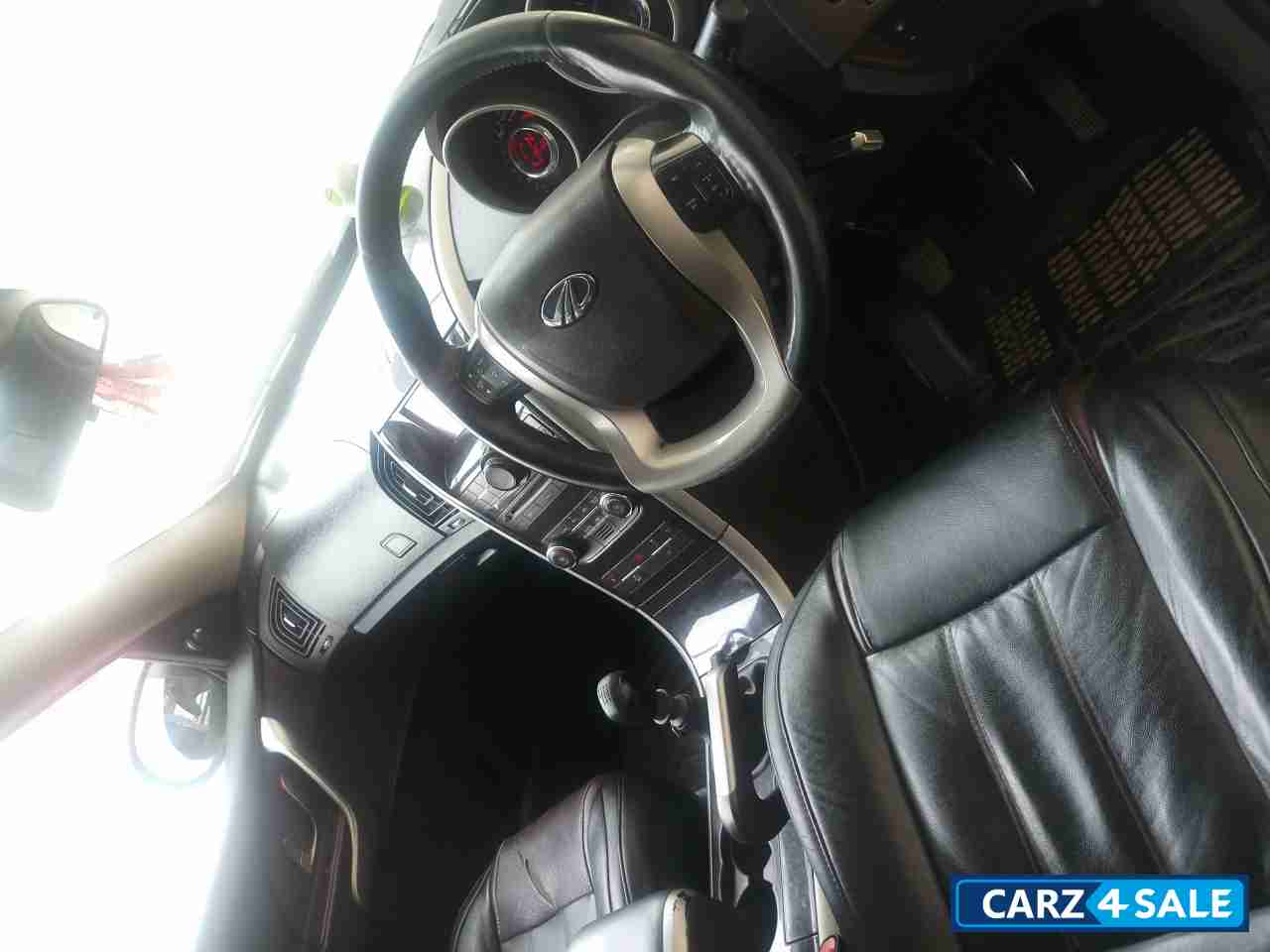 Silver Mahindra XUV 500 W8 4WD