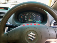 Pearl White Maruti Suzuki SX4 VXi