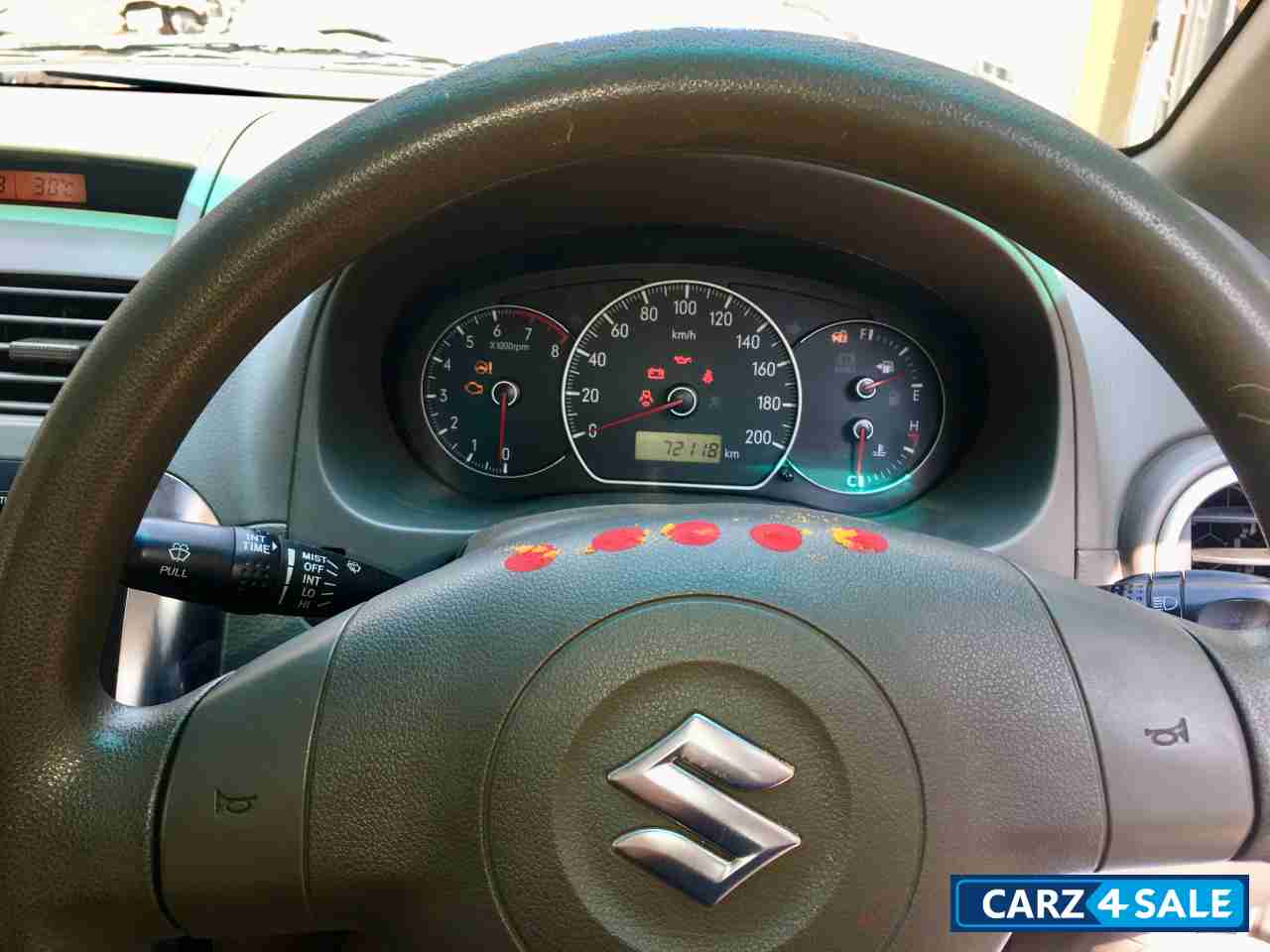 Pearl White Maruti Suzuki SX4 VXi