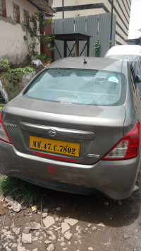 Nissan Sunny XE