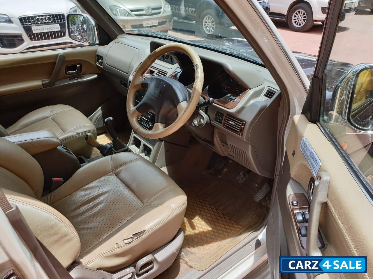 Purpwl Mitsubishi Pajero SFX 2.8 Purpwl Mitsubishi Pajero SFX 2.8