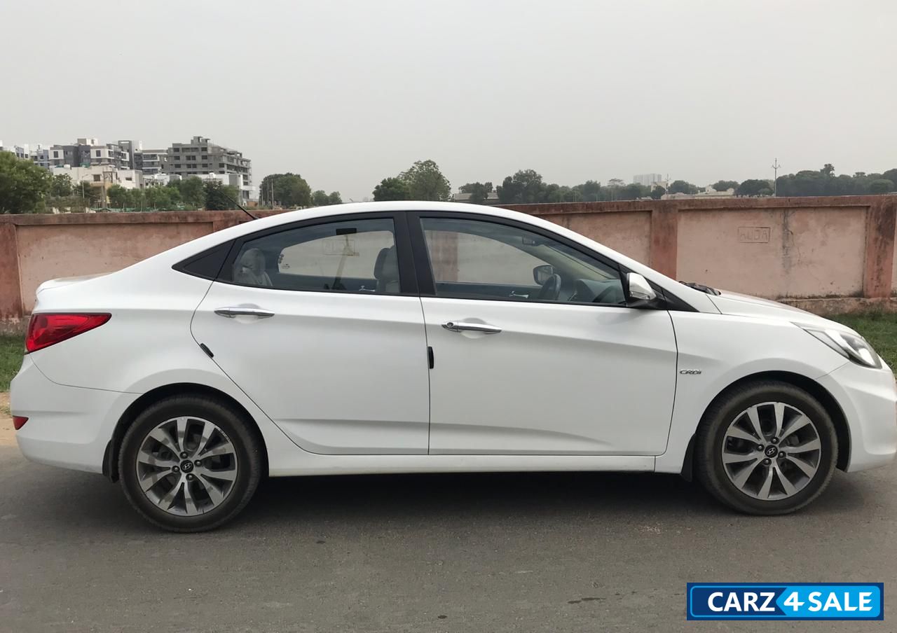 Hyundai Fluidic Verna 4S 1.6 CRDi SX