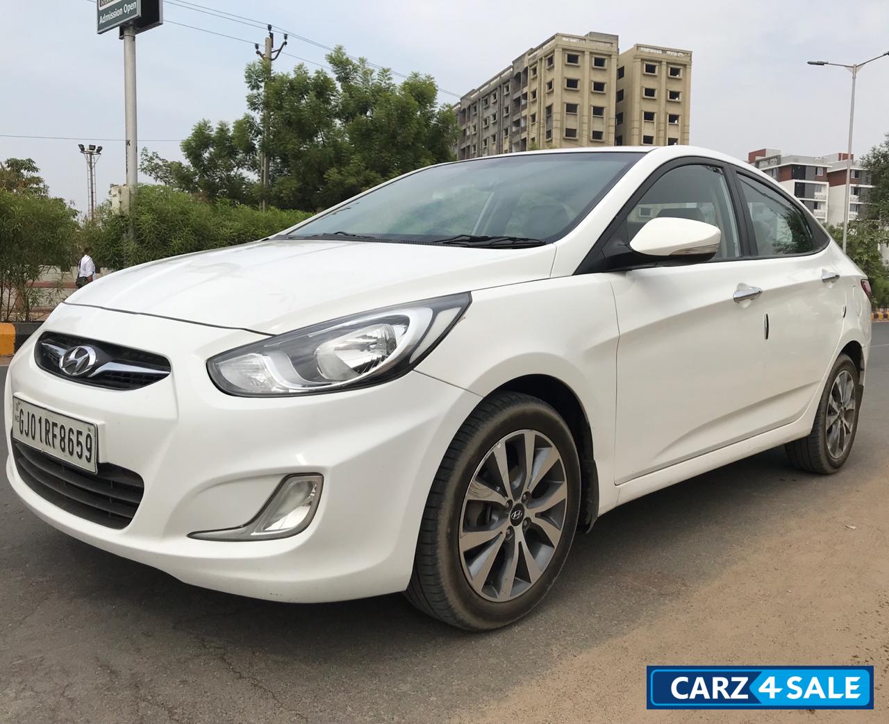 Hyundai Fluidic Verna 4S 1.6 CRDi SX