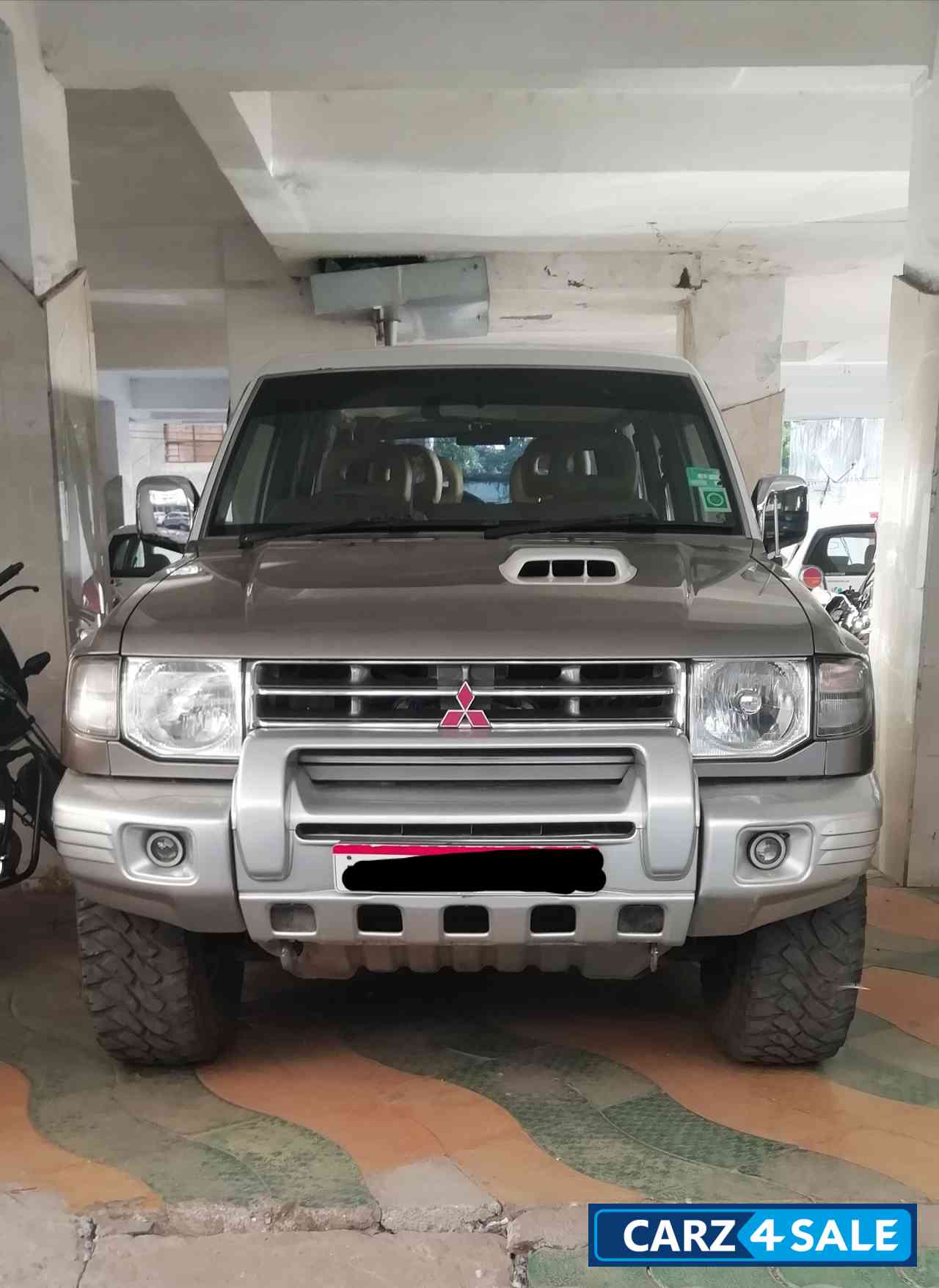 Mitsubishi Pajero SFX 2.8