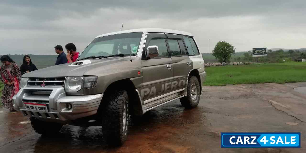 Mitsubishi Pajero SFX 2.8