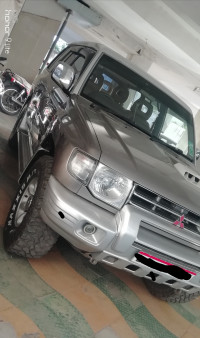 Mitsubishi Pajero SFX 2.8