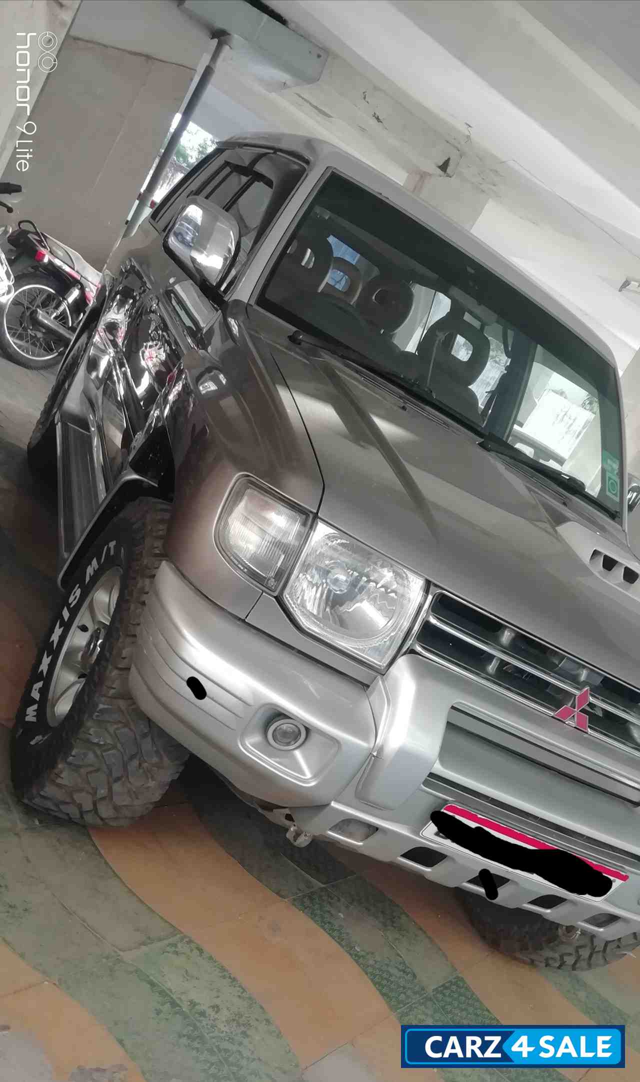Mitsubishi Pajero SFX 2.8