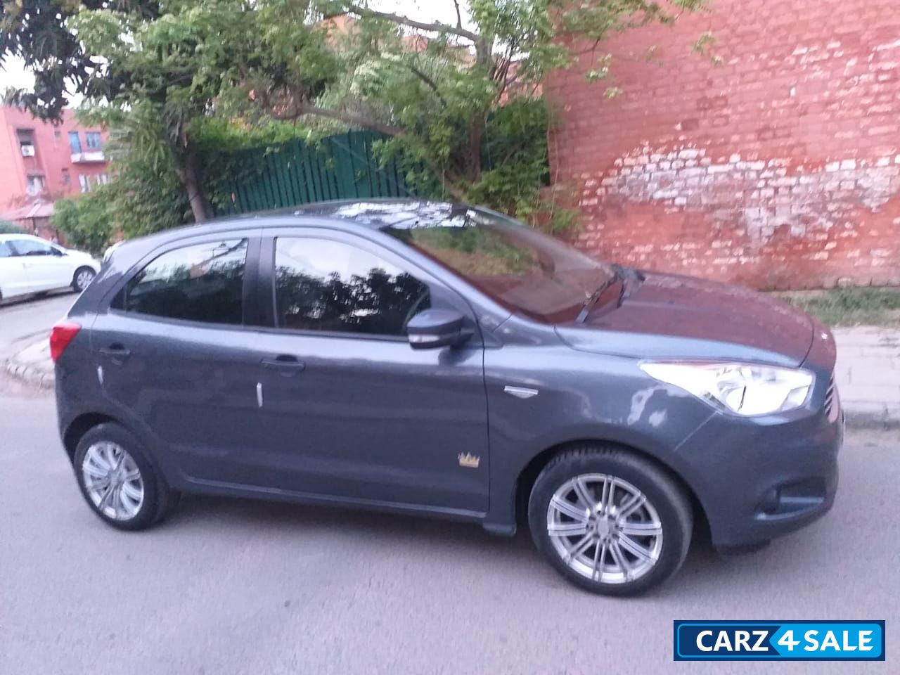 Grey Ford Figo Trend 1.5 TDCi