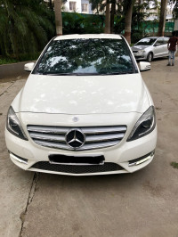 White Mercedes-Benz B-Class B180