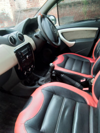 Black Renault Duster 85 PS Diesel RxL