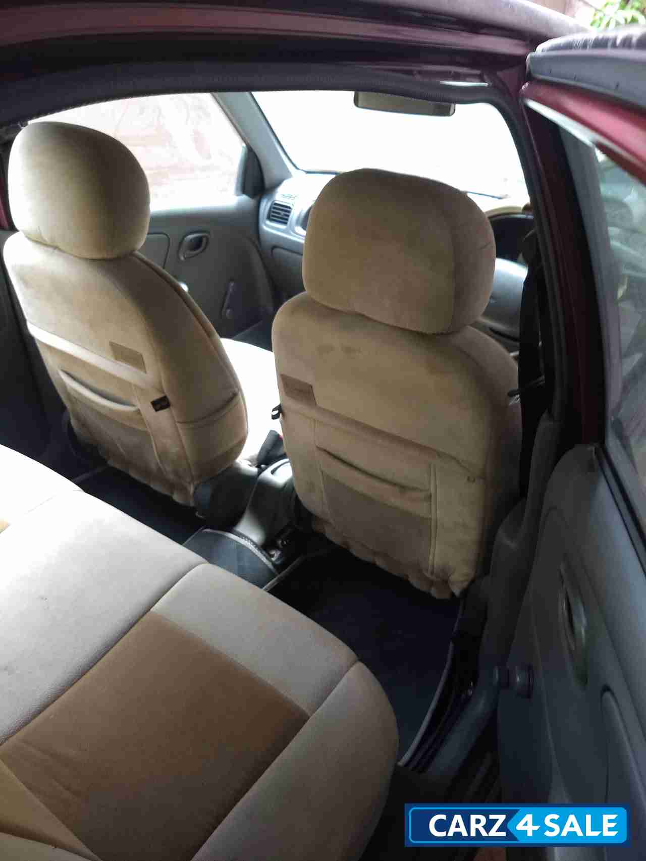 Wine Red Maruti Suzuki Alto LXi BS-III