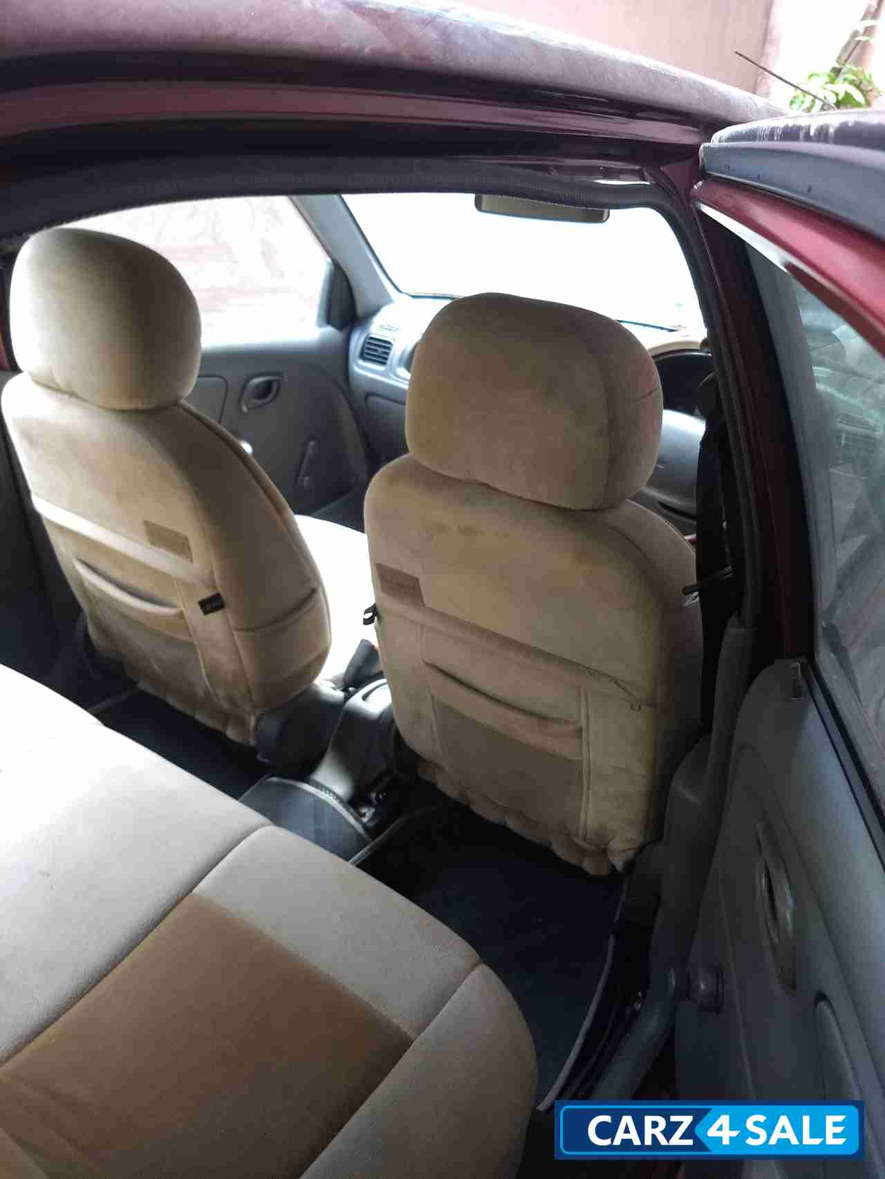 Wine Red Maruti Suzuki Alto LXi BS-III