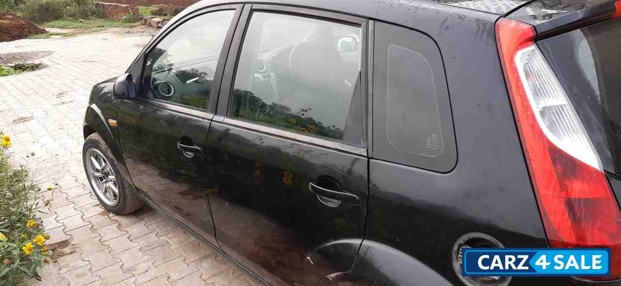 Black Ford Figo Titanium Plus 1.5 TDCi