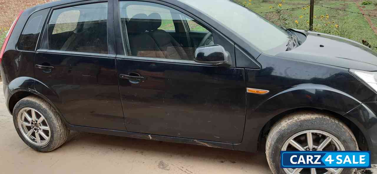 Black Ford Figo Titanium Plus 1.5 TDCi