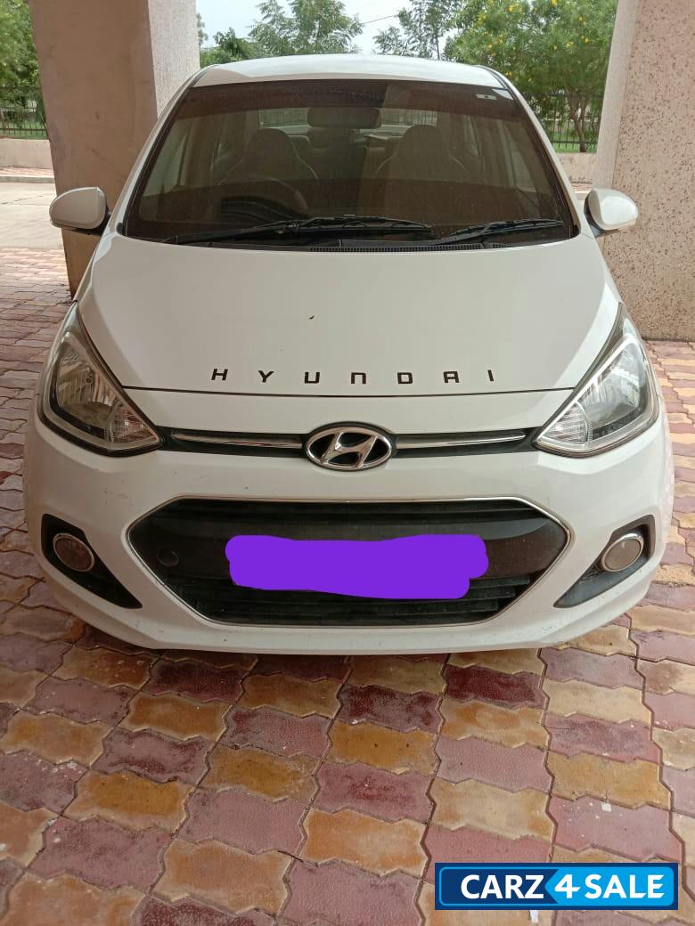 White Hyundai Xcent S 1.1 CRDi O