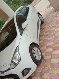 White Hyundai Xcent S 1.1 CRDi O