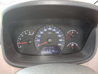 White Hyundai Xcent S 1.1 CRDi O