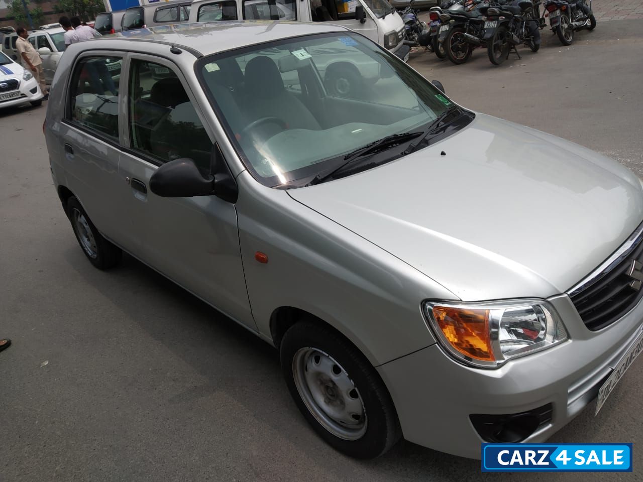 Silver Maruti Suzuki 1000 AC