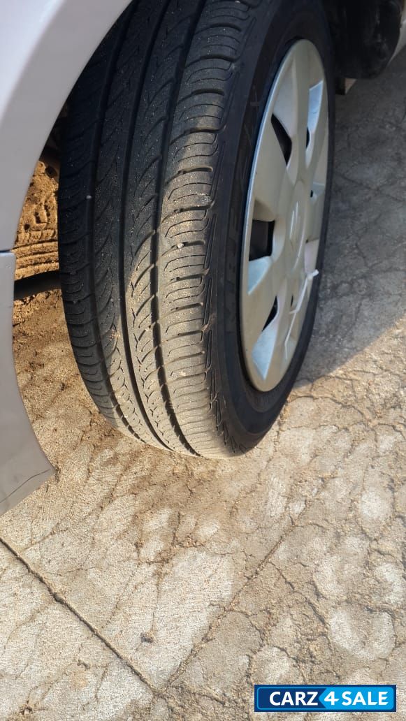 Silver Maruti Suzuki Alto K10 VXi Silver Maruti Suzuki Alto K10 VXi