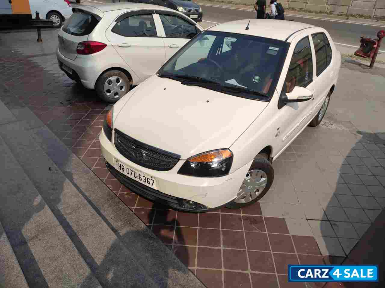 Cream Tata Indigo eCS LX TDI BS-III