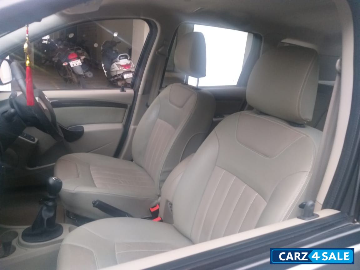 Nissan Terrano XV D THP Premium 110 PS