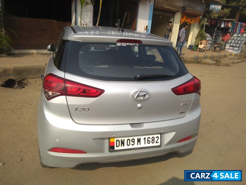 Silver Hyundai Elite i20 Asta 1.4 CRDI O Silver Hyundai Elite i20 Asta 1.4 CRDI O