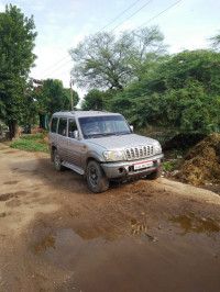 Mahindra Scorpio Petrol