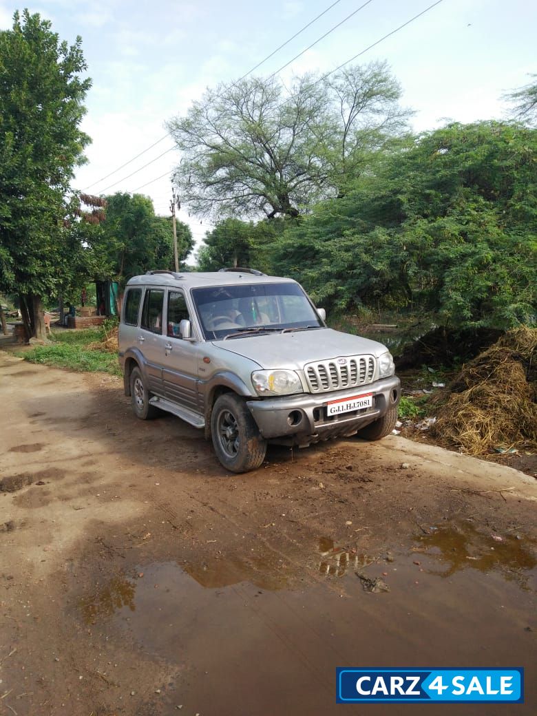 Mahindra Scorpio Petrol