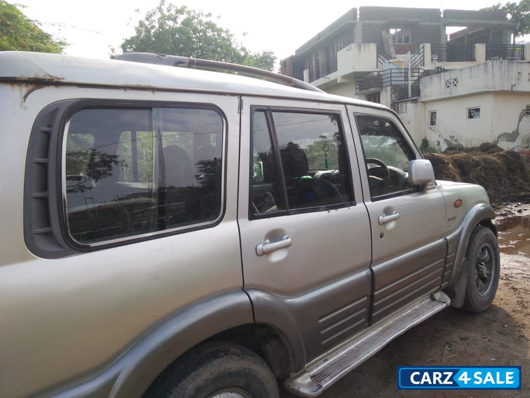 Mahindra Scorpio Petrol