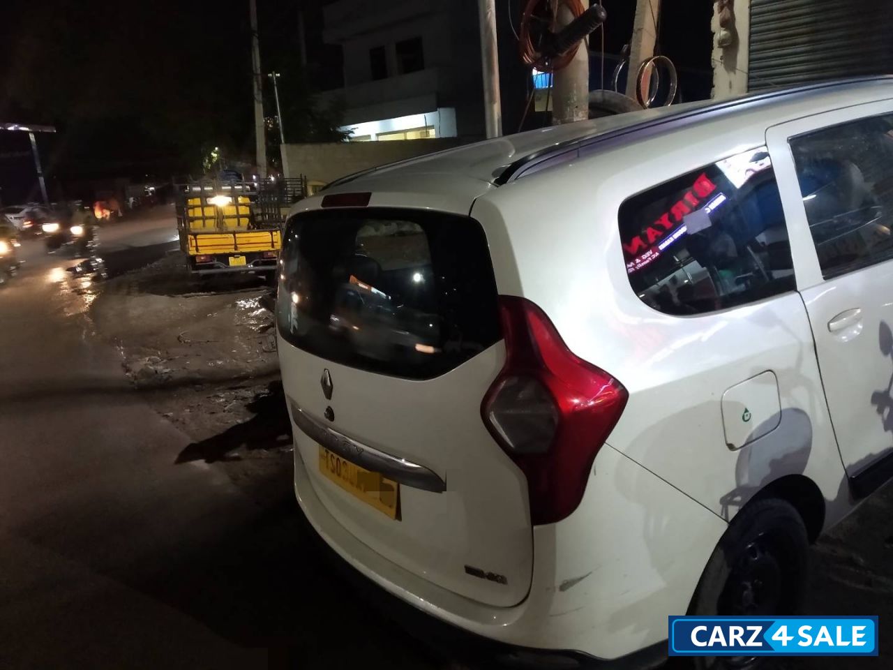 White Renault Lodgy 85 PS RXL