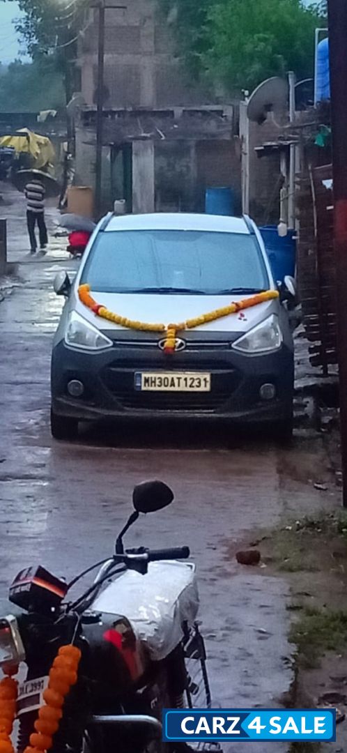 Hyundai Grand i10 Sportz 1.1 CRDi