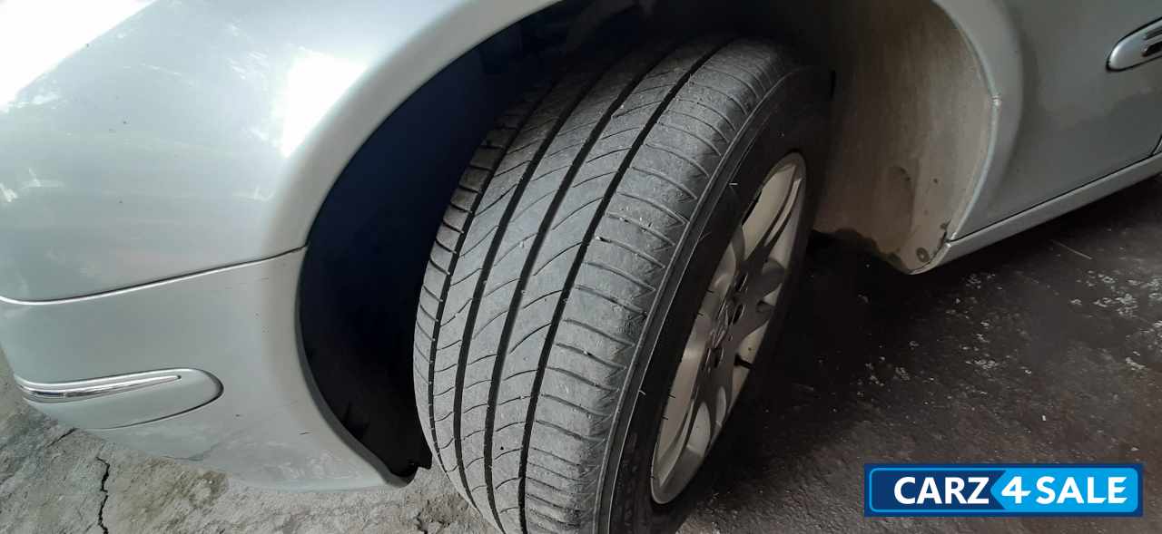 Iridium Silver Mercedes-Benz E-Class 280 CDI Elegance