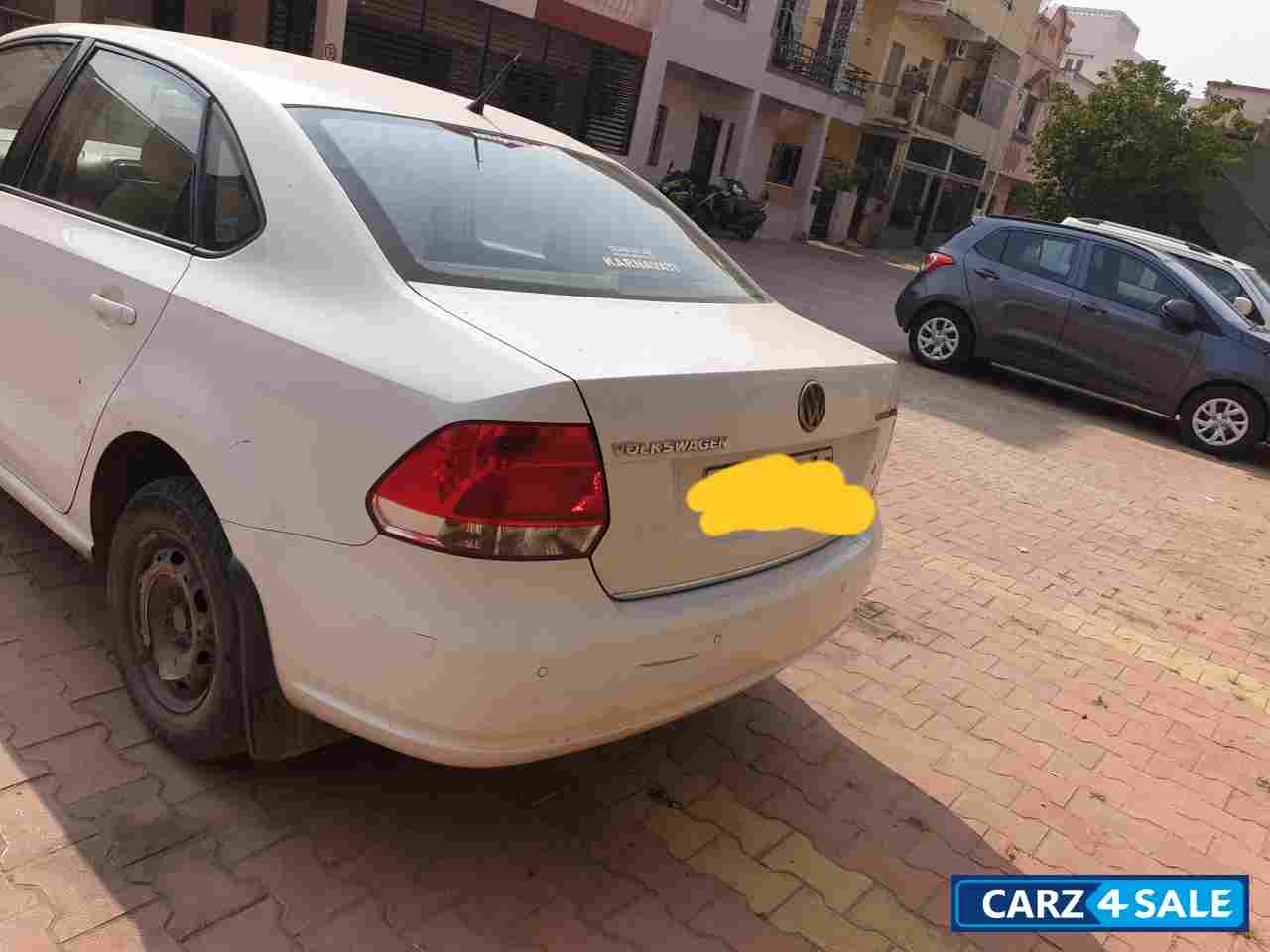 White Volkswagen Vento Diesel Highline