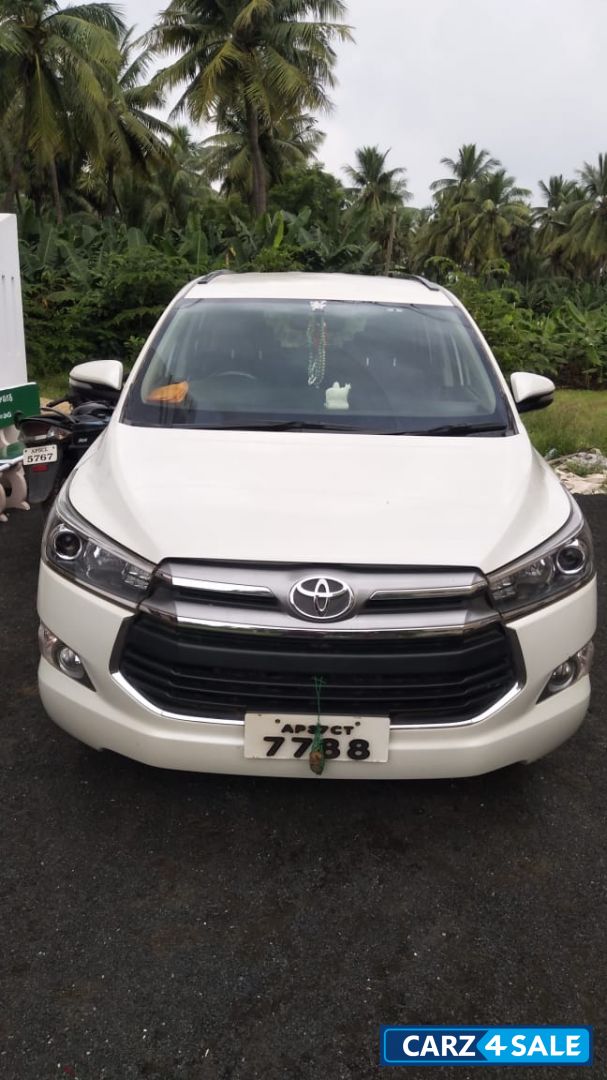 White Toyota Innova Crysta 2.4 VX 7 STR White Toyota Innova Crysta 2.4 VX 7 STR