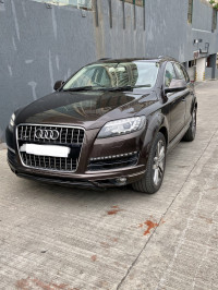 Brown Audi Q7 4.2 TDI Quattro