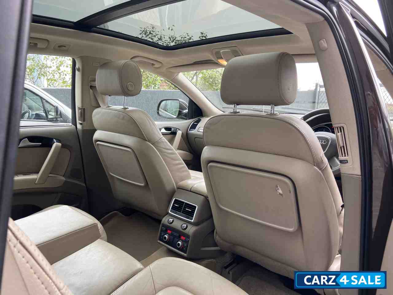 Brown Audi Q7 4.2 TDI Quattro