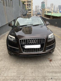 Brown Audi Q7 4.2 TDI Quattro