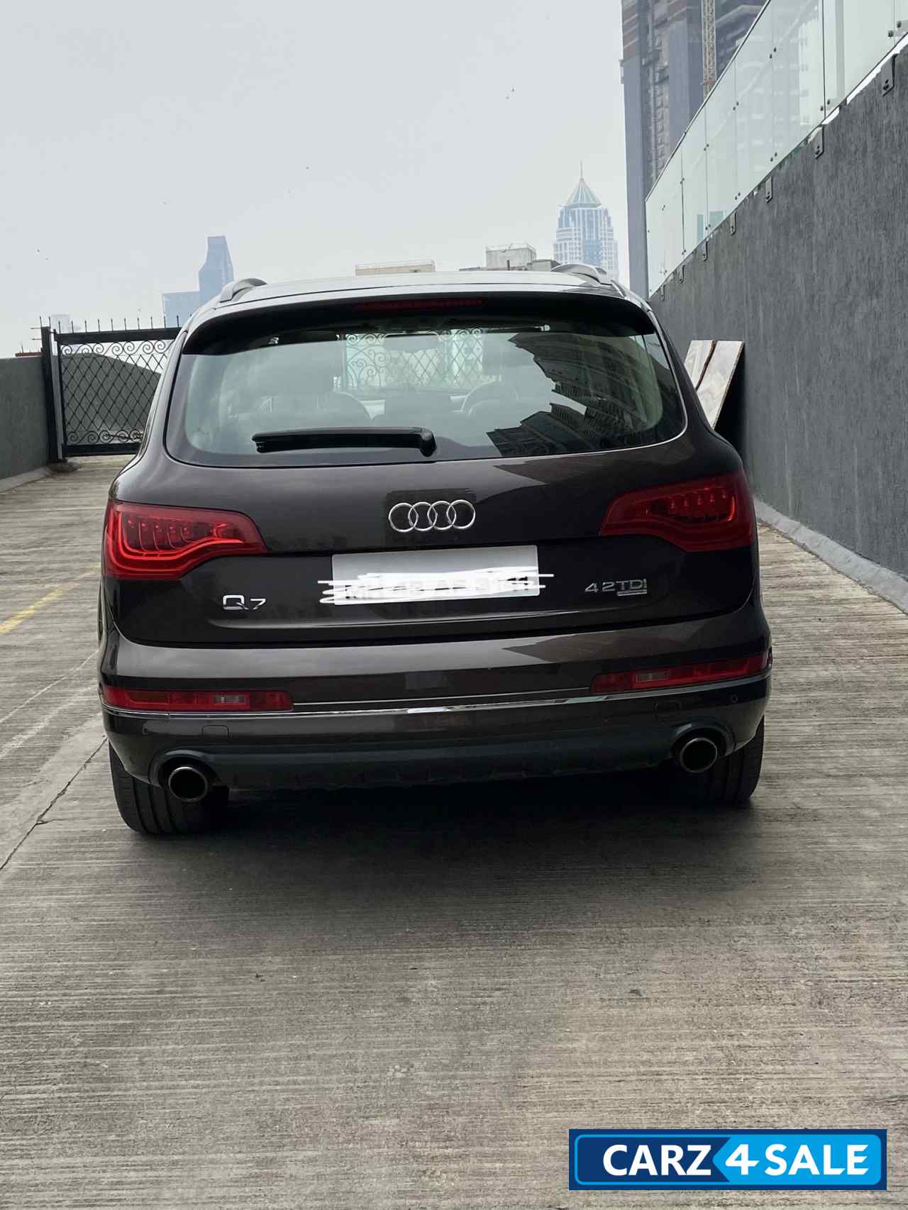 Brown Audi Q7 4.2 TDI Quattro