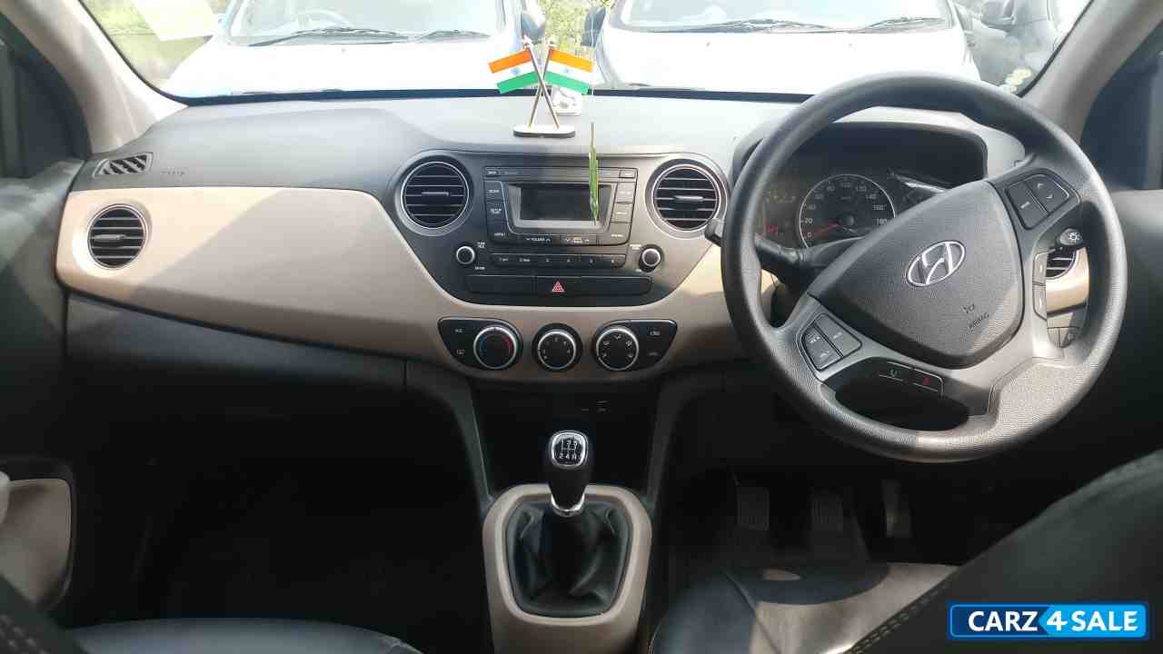 Silver Hyundai Grand i10 Sportz 1.2 Silver Hyundai Grand i10 Sportz 1.2