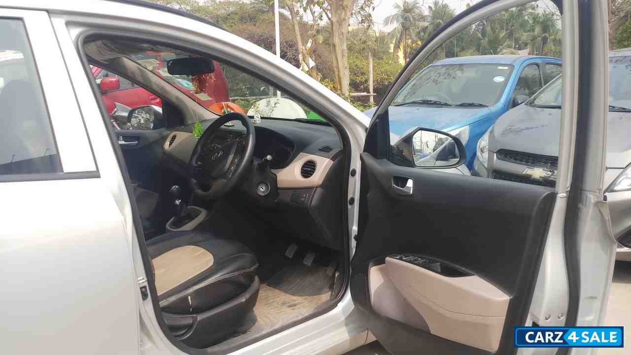 Silver Hyundai Grand i10 Sportz 1.2 Silver Hyundai Grand i10 Sportz 1.2