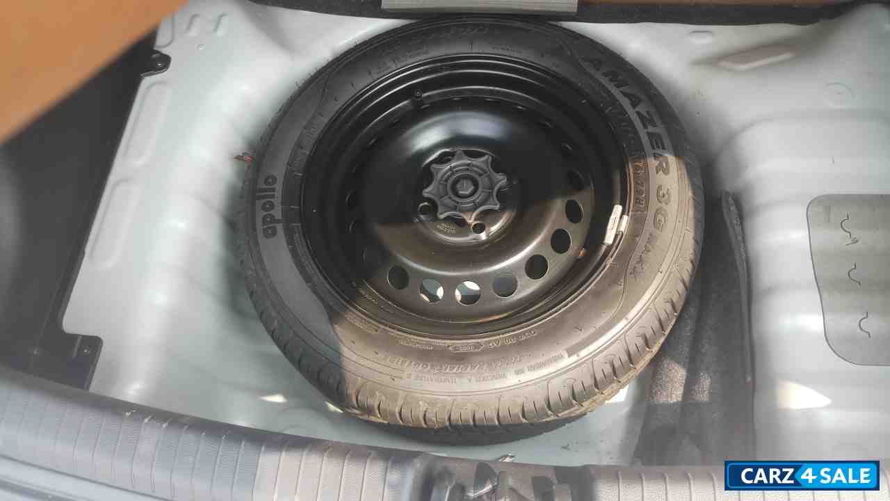 Silver Hyundai Grand i10 Sportz 1.2 Silver Hyundai Grand i10 Sportz 1.2