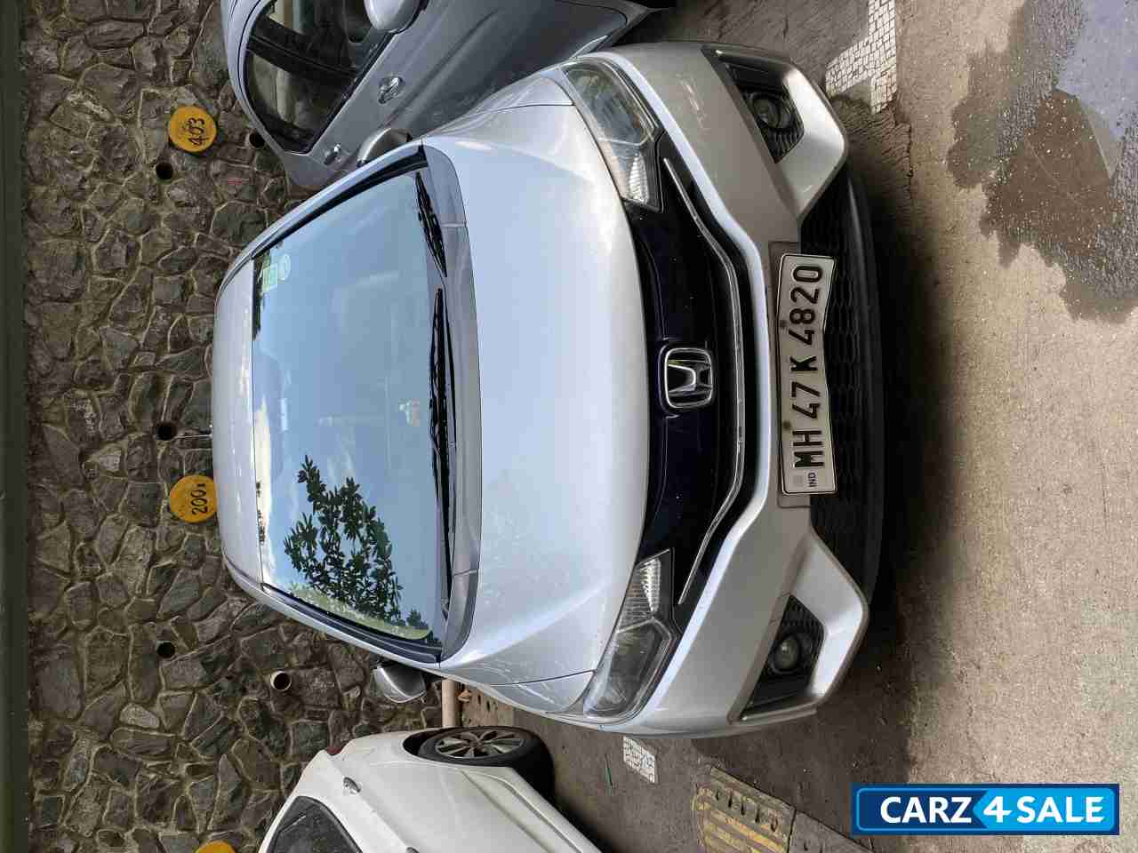 Silver Honda Jazz V MT