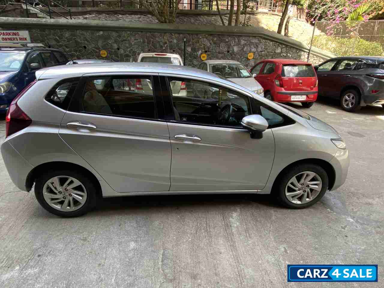 Silver Honda Jazz V MT