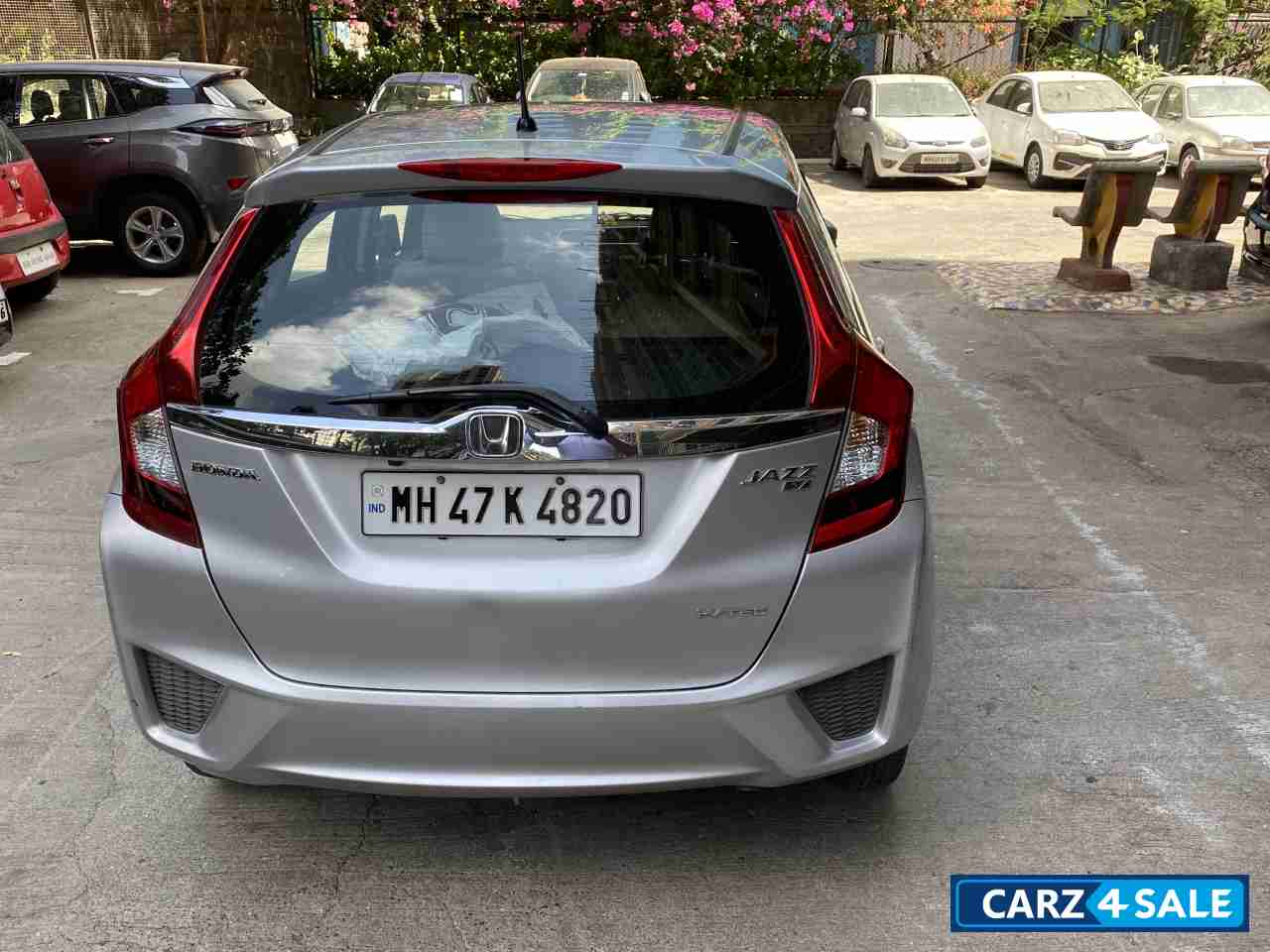 Silver Honda Jazz V MT