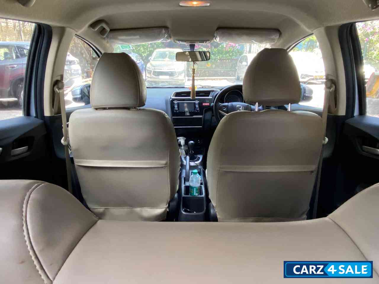 Silver Honda Jazz V MT